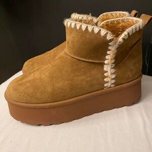 Unbranded Women's Tan and Brown Platform Snow Boots